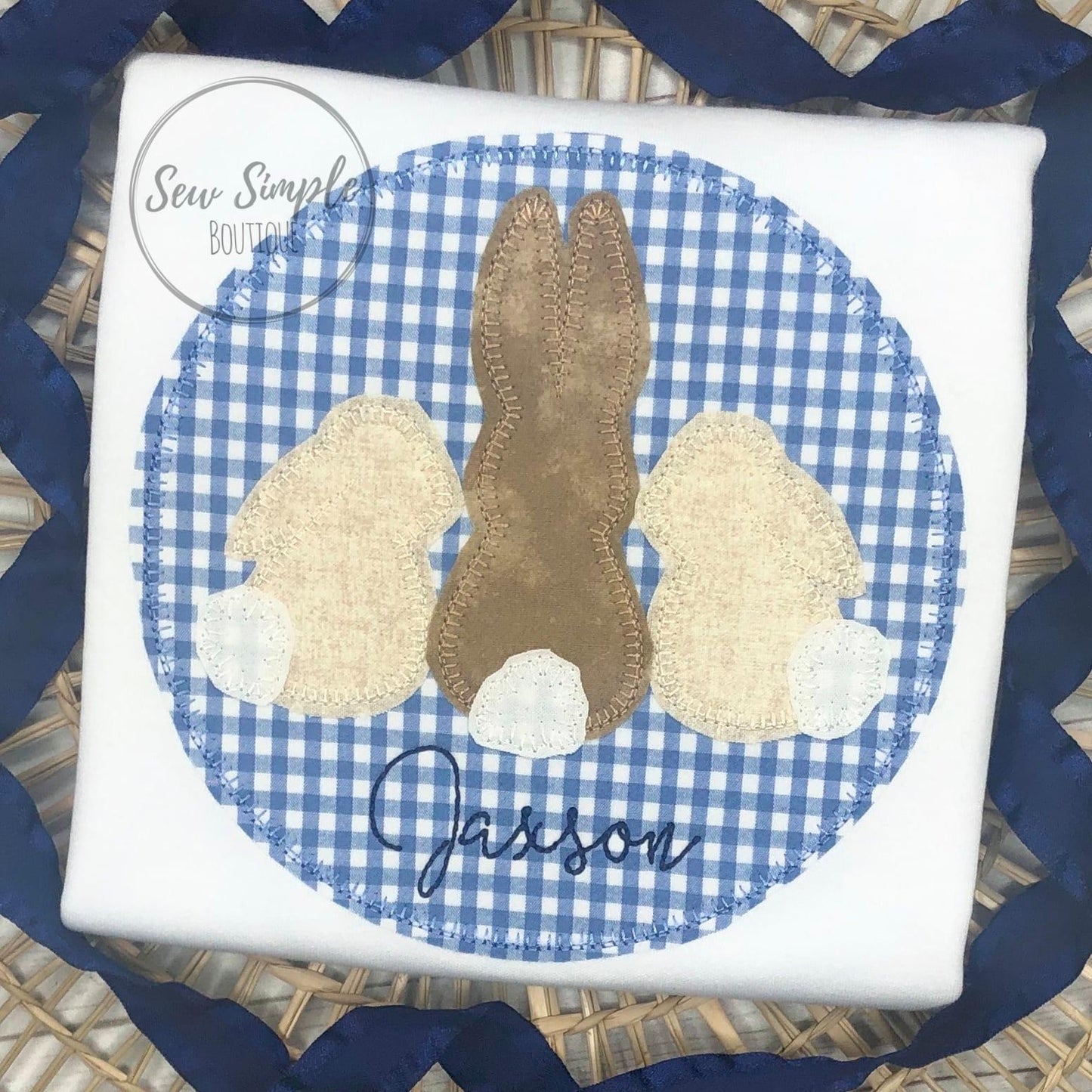 BUNNY TRIO IN CIRCLE